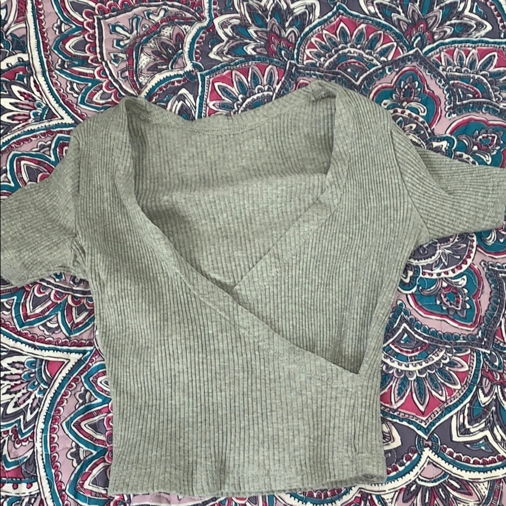Grey Crop Top 💗